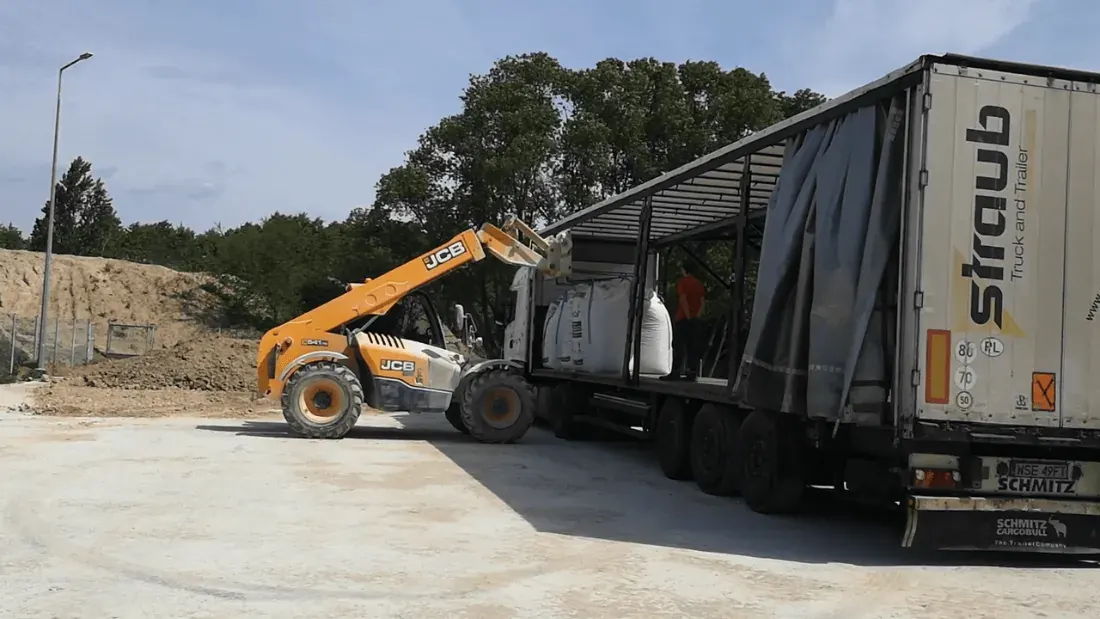 Załadunek big bagów z produktem OrCal® w Sierpcu